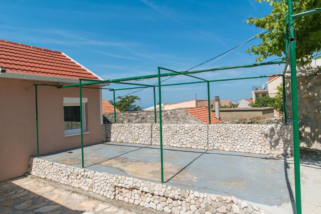 Apartments By The Sea Brist, Makarska - 11039 Exterior photo